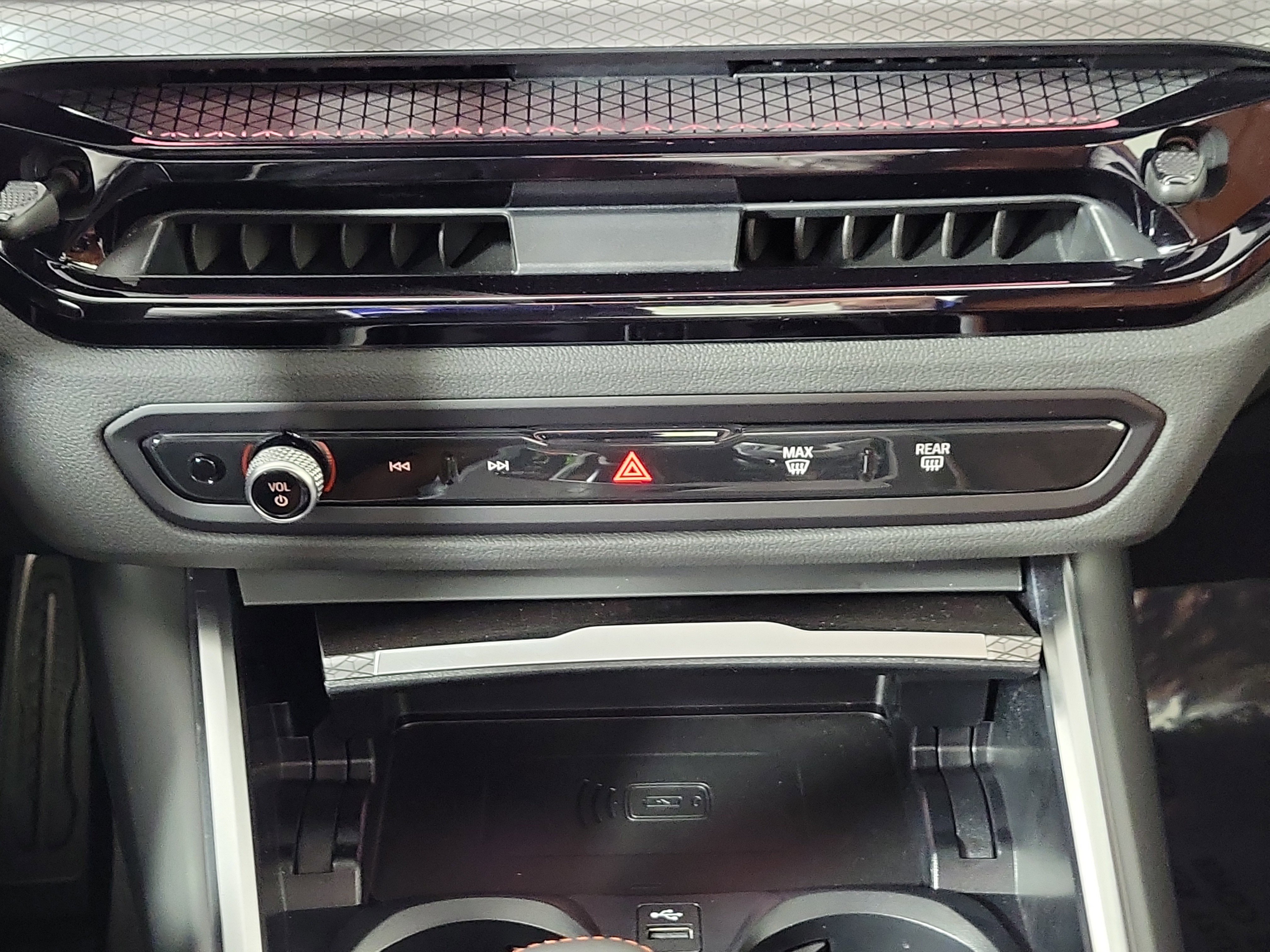 Used 2025 BMW M4 xDrive Competition w/ Executive Package image 21