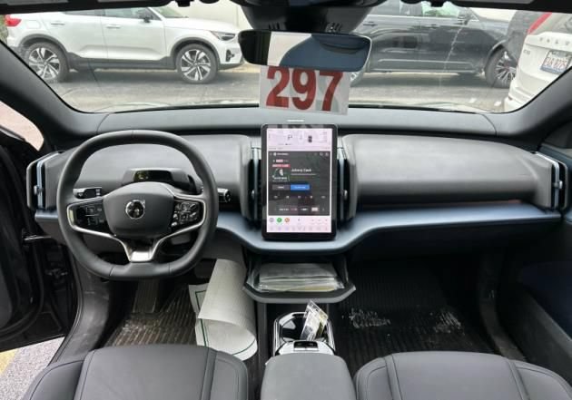 Used 2025 Volvo EX30 Ultra w/ Protection Package Premier AWD/4WD image 7