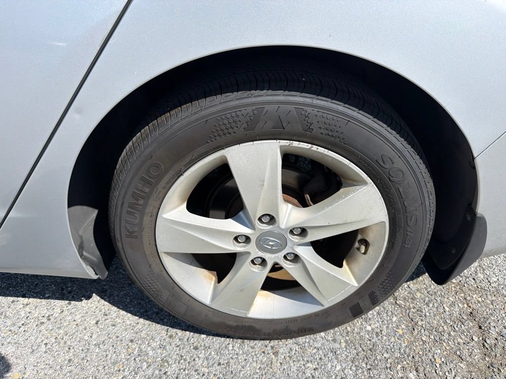 Used 2013 Hyundai Elantra GLS w/ Preferred Pkg FWD image 14