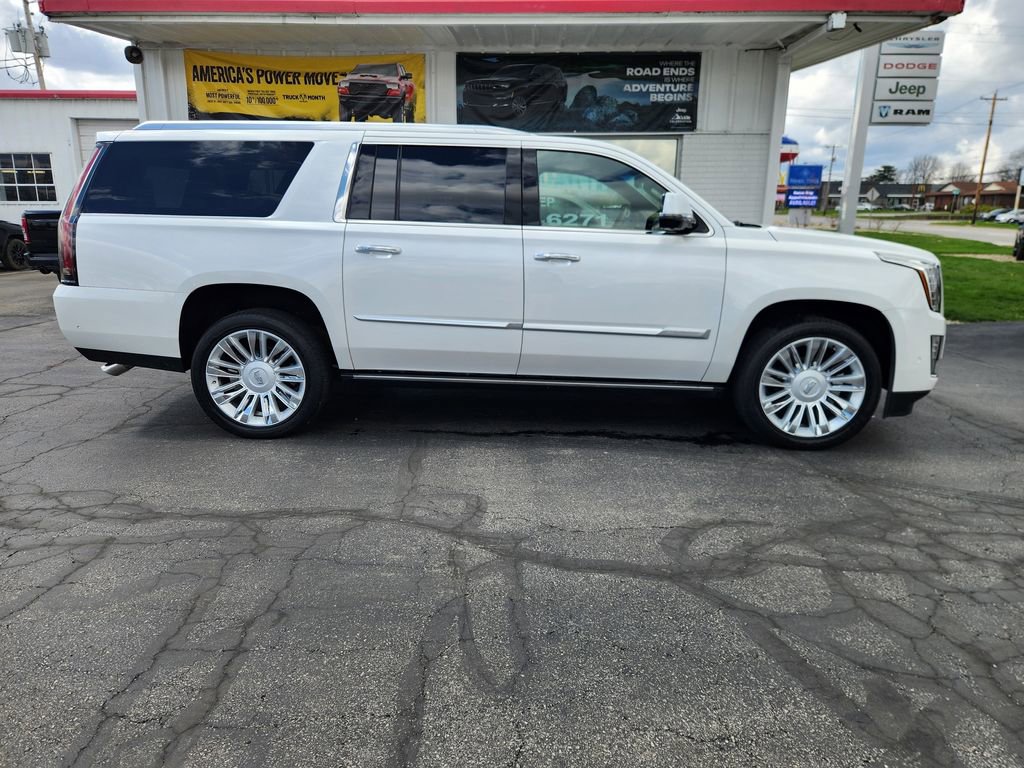 Used 2019 Cadillac Escalade ESV Platinum image 2