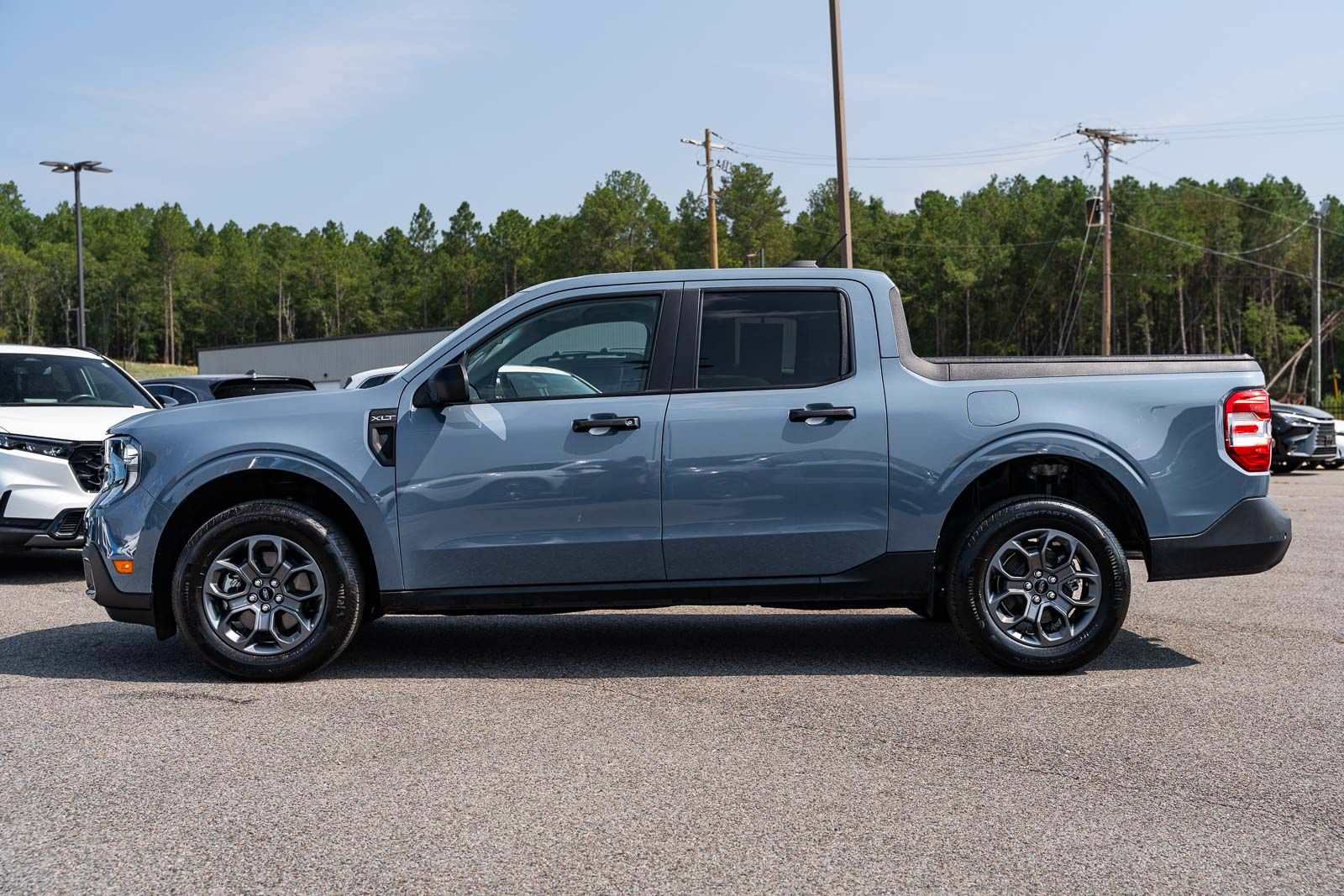 Certified 2025 Ford Maverick XLT FWD image 4
