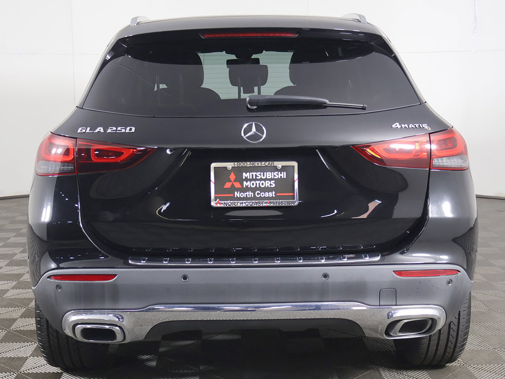 Used 2023 Mercedes-Benz GLA 250 4MATIC w/ Premium Package image 9