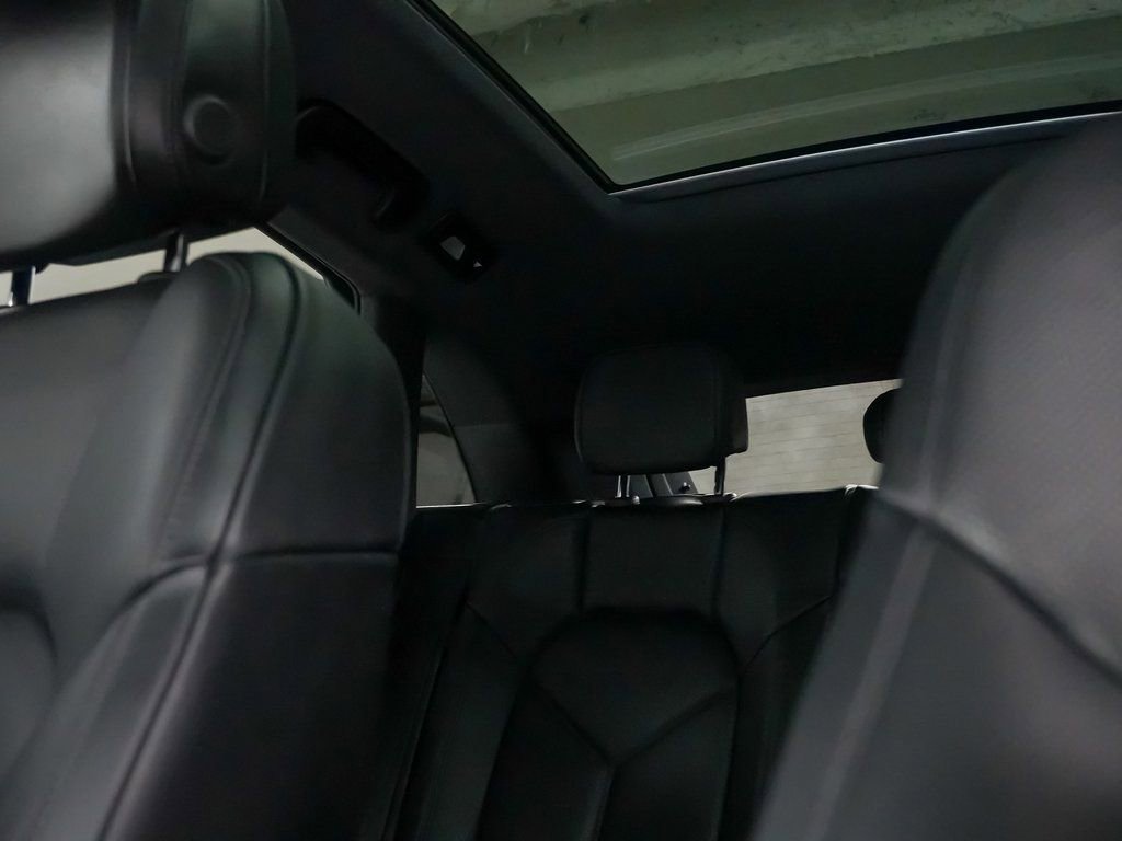 Certified 2025 Porsche Macan image 36