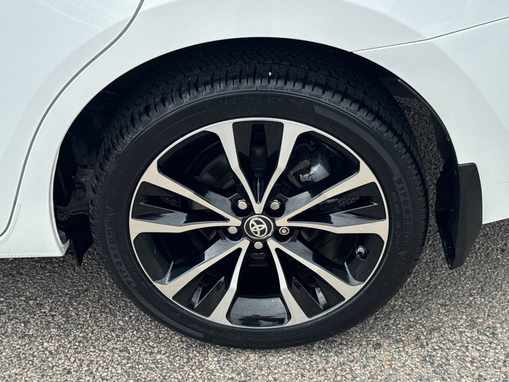 Used 2019 Toyota Corolla SE w/ Carpet Mat Package (TMS) FWD image 40