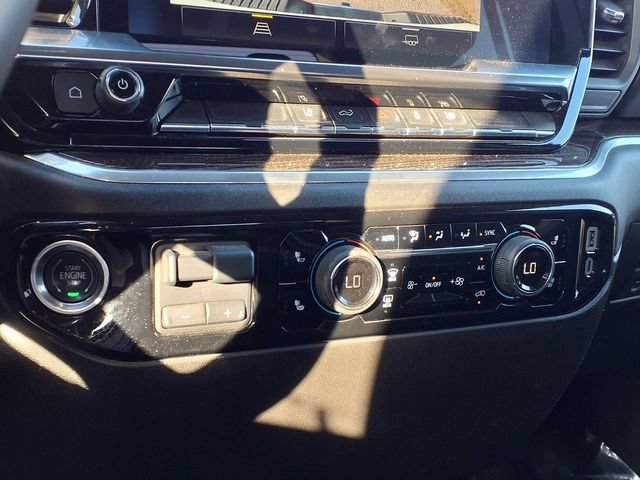 Used 2025 Chevrolet Silverado 2500 LT w/ Convenience Package AWD/4WD image 9