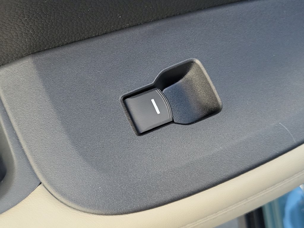 Used 2027 Honda HR-V LX image 16
