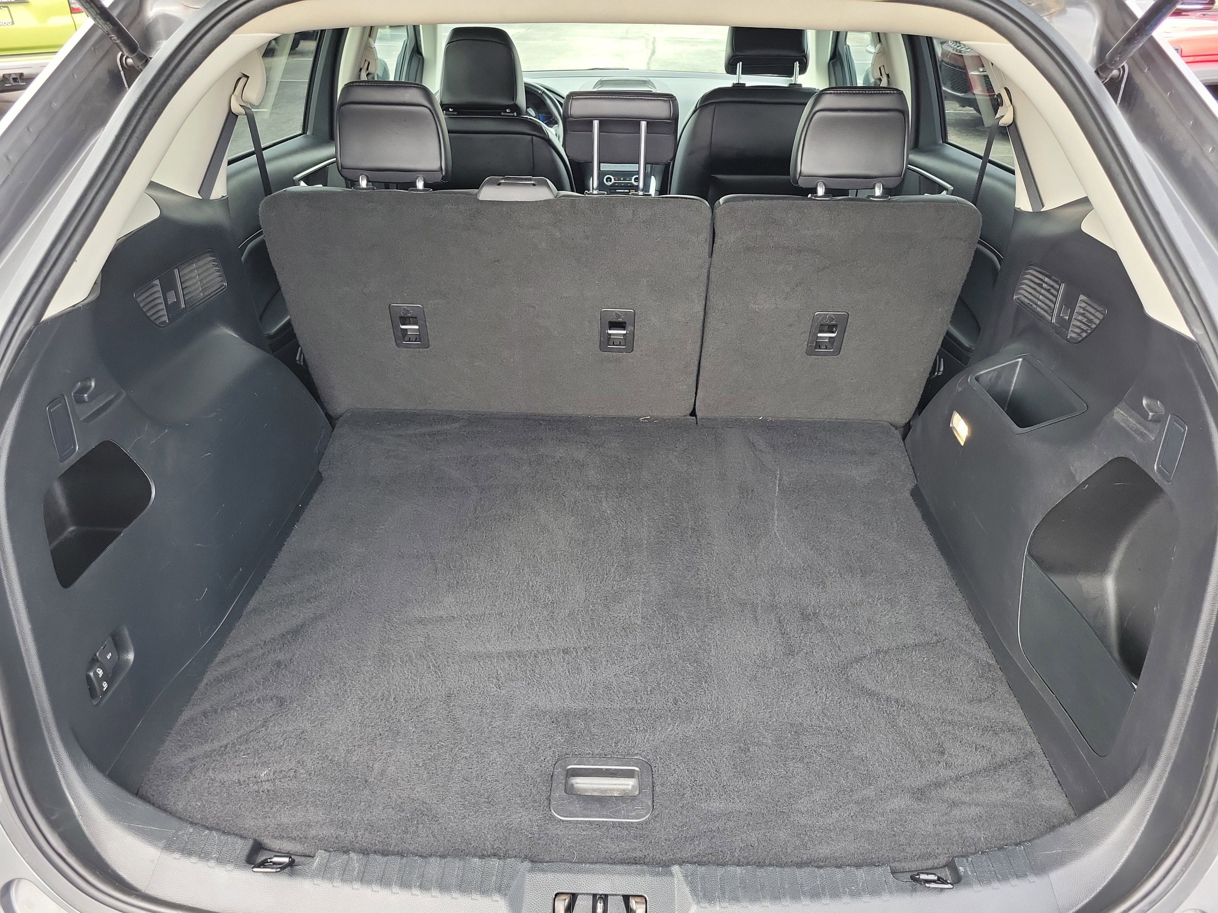 Used 2023 Ford Edge SEL image 9