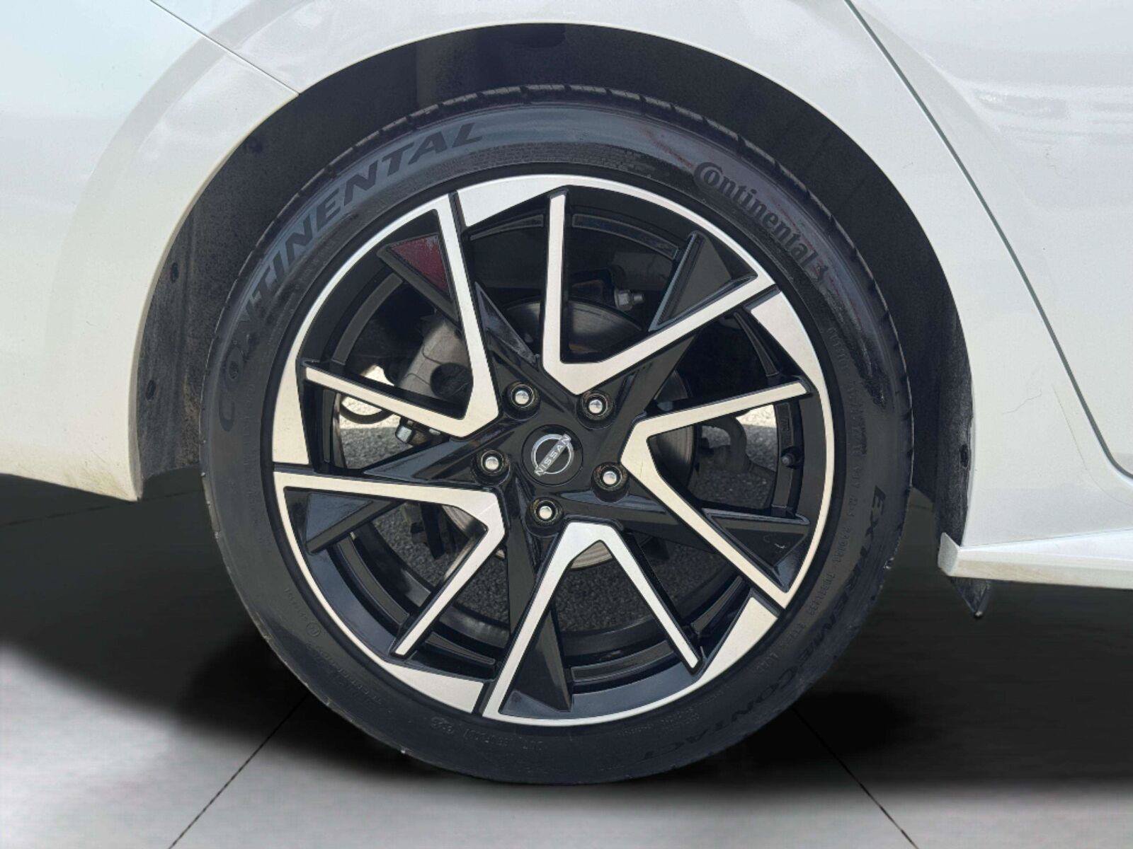 Used 2024 Nissan Sentra SR w/ SR Premium Package FWD image 60