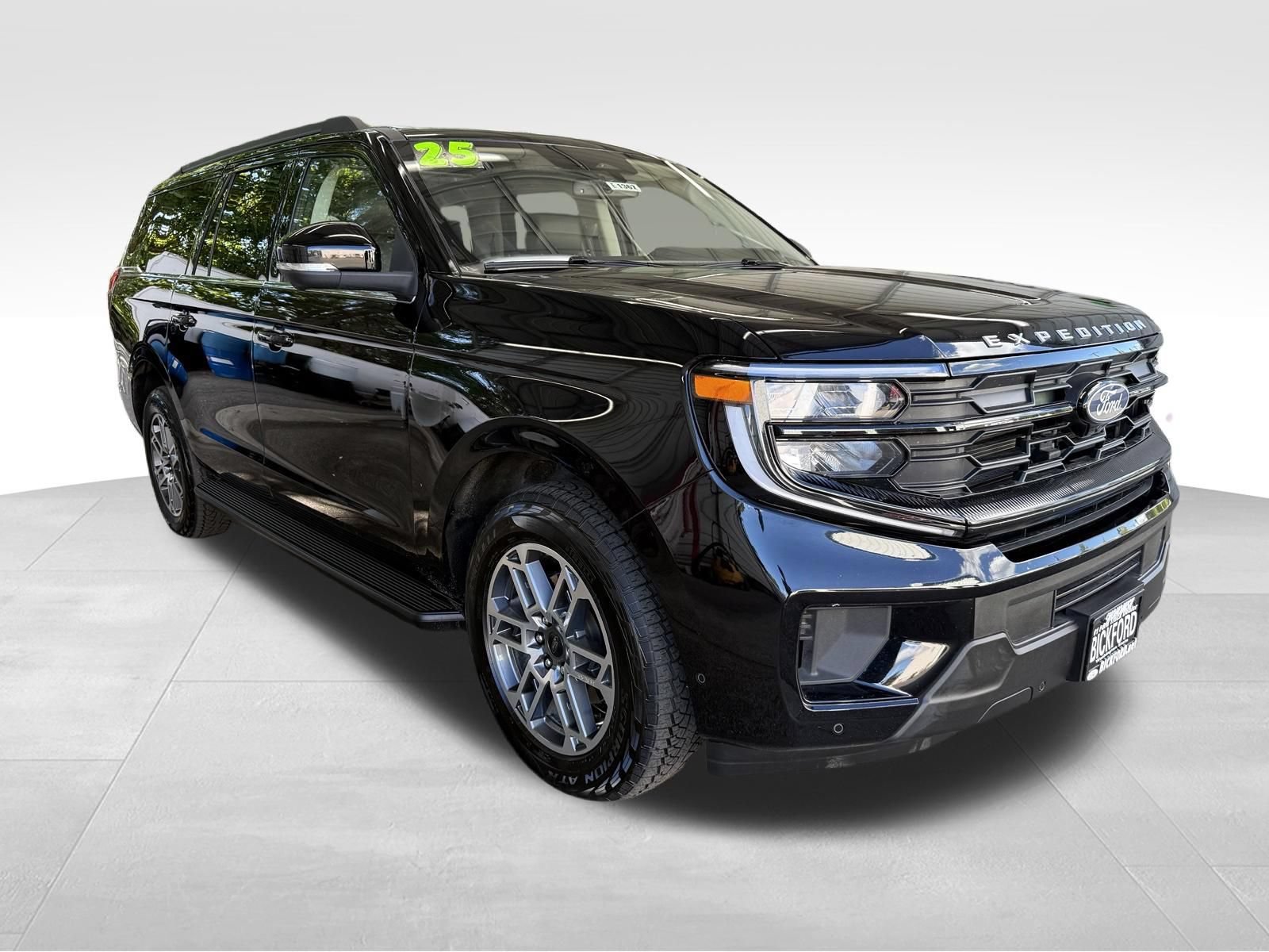 Used 2025 Ford Expedition Max Active AWD/4WD image 3