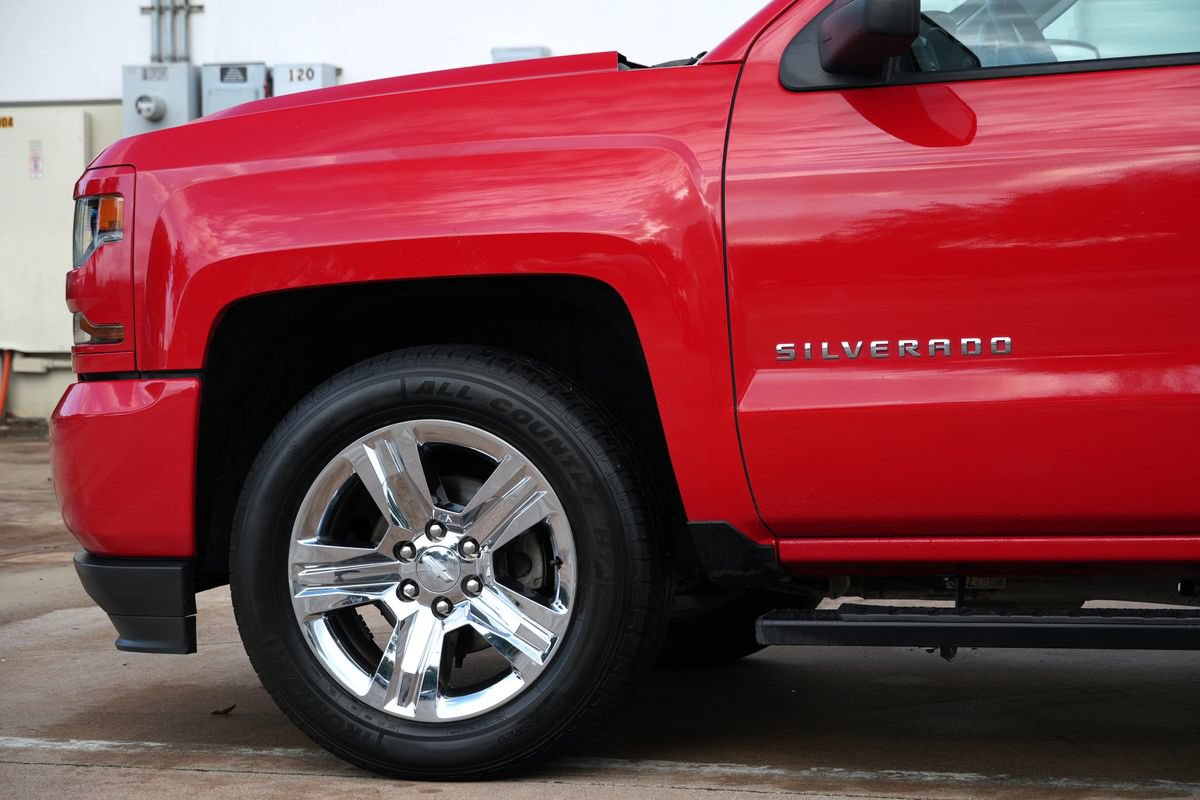 Used 2018 Chevrolet Silverado 1500 Custom w/ Custom Convenience Package RWD image 23
