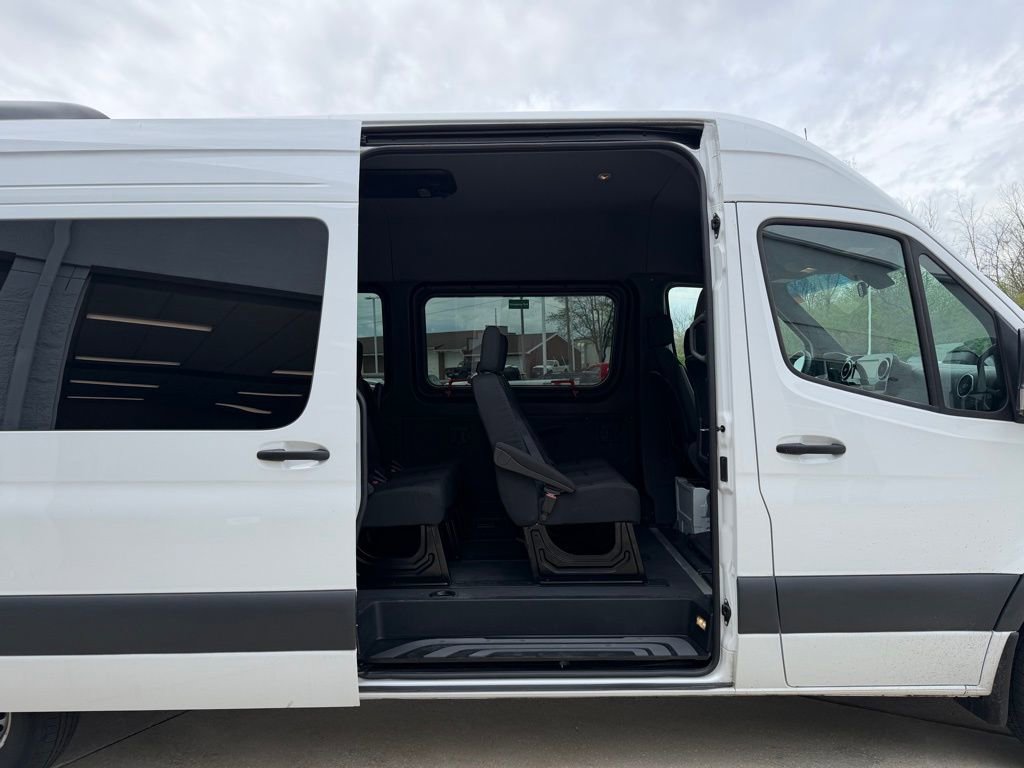 Used 2025 Mercedes-Benz Sprinter 2500 image 5