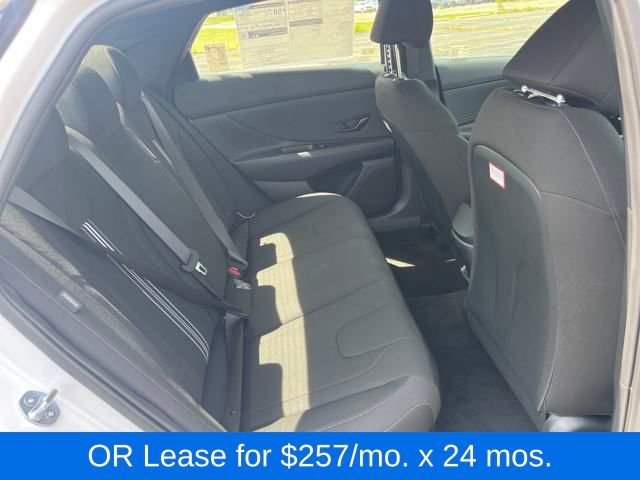 New 2025 Hyundai Elantra SEL image 16