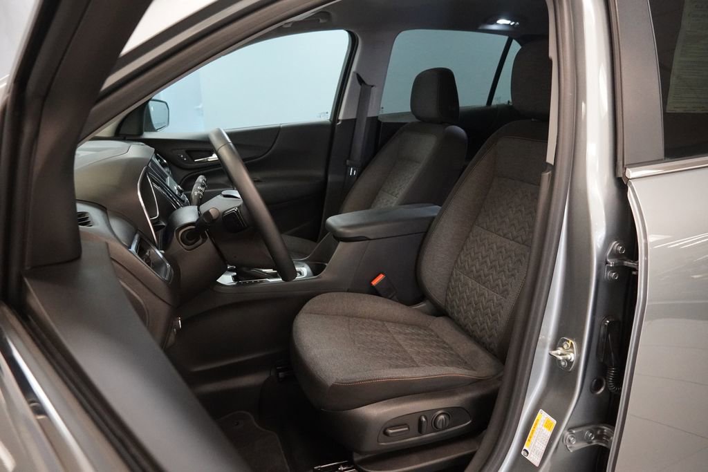 Used 2024 Chevrolet Equinox LT FWD image 4