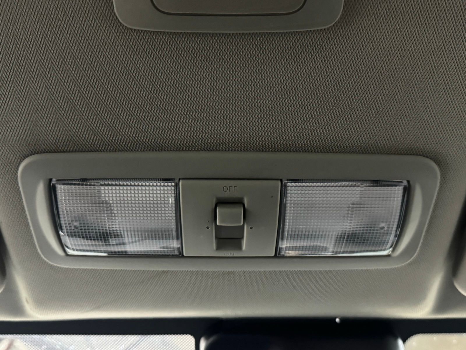 Used 2023 Nissan Frontier SV image 19