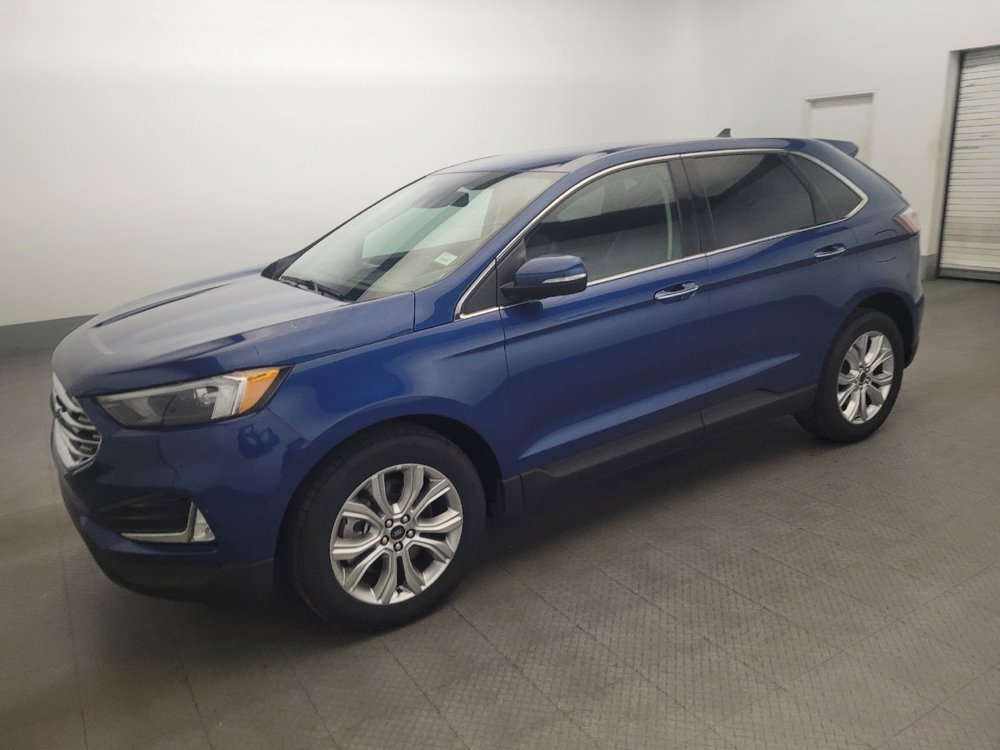 Used 2023 Ford Edge Titanium image 2