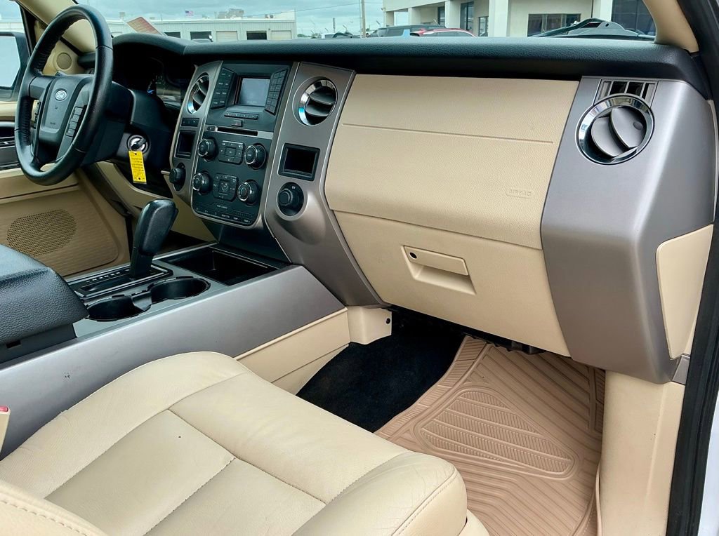 Used 2017 Ford Expedition EL XLT w/ Equipment Group 201A AWD/4WD image 24