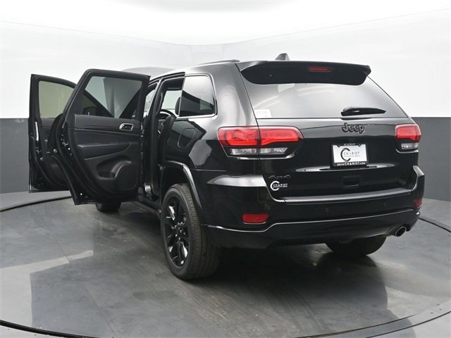 Used 2022 Jeep Grand Cherokee Laredo X image 56