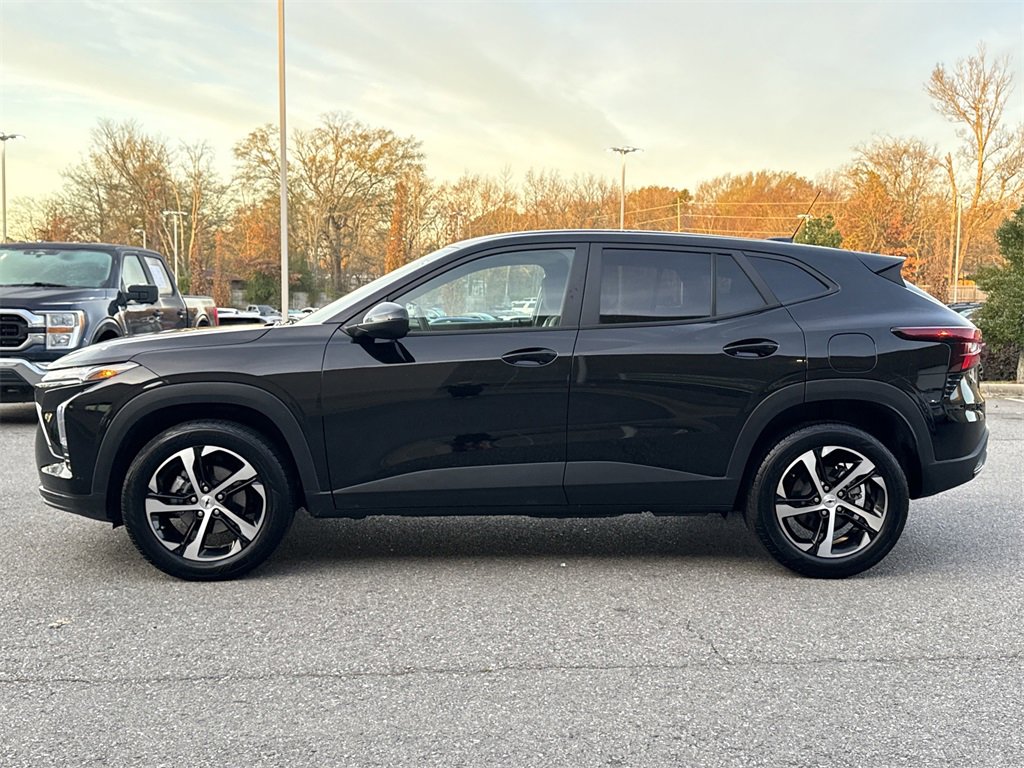 Used 2024 Chevrolet Trax RS w/ Driver Confidence Package image 12