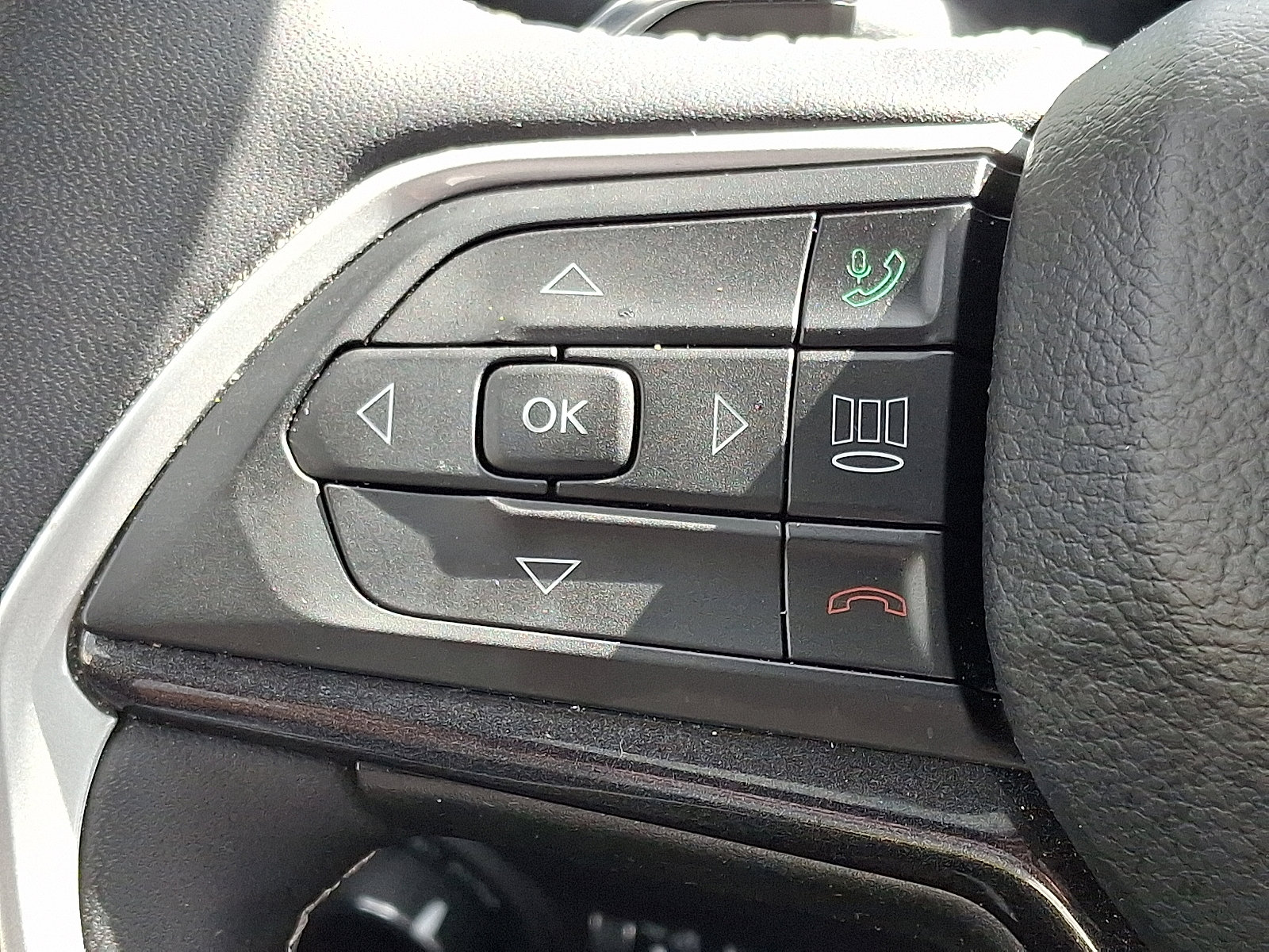 Certified 2022 Jeep Grand Cherokee L Laredo w/ Luxury Tech Group I image 21