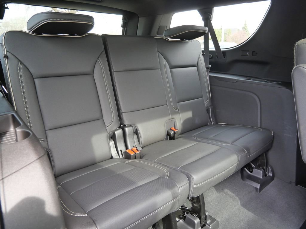Used 2022 GMC Yukon XL SLT w/ SLT Premium Package image 26