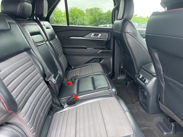 Used 2025 Ford Explorer ST-Line w/ ST-Line Street Pack AWD/4WD image 20