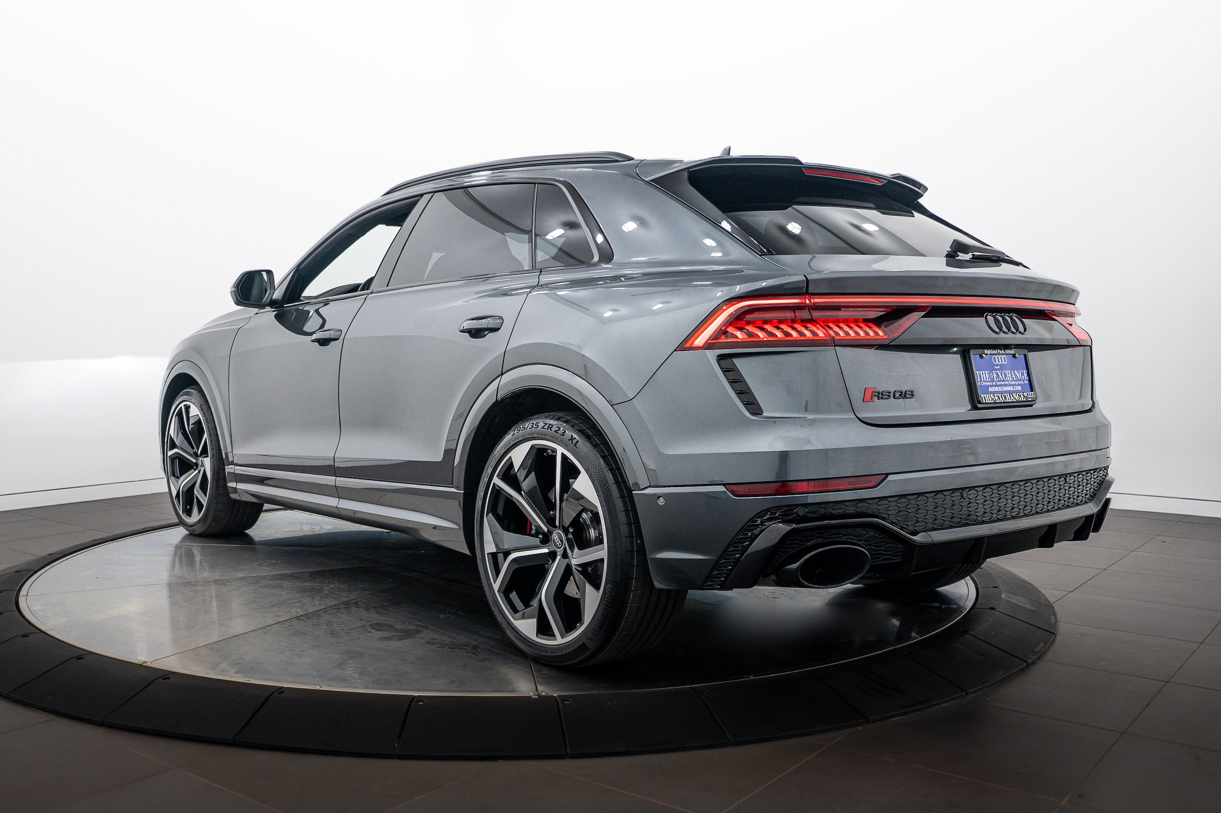 Used 2023 Audi RS Q8 w/ Black Optic Package AWD/4WD image 5