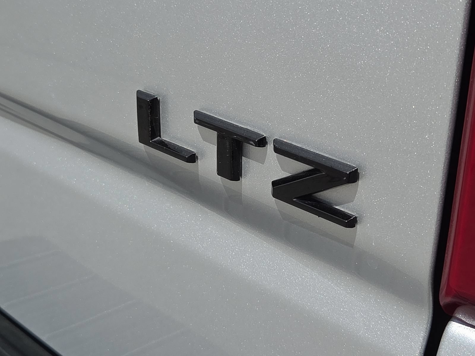 Used 2021 Chevrolet Silverado 1500 LTZ w/ Technology Package AWD/4WD image 8