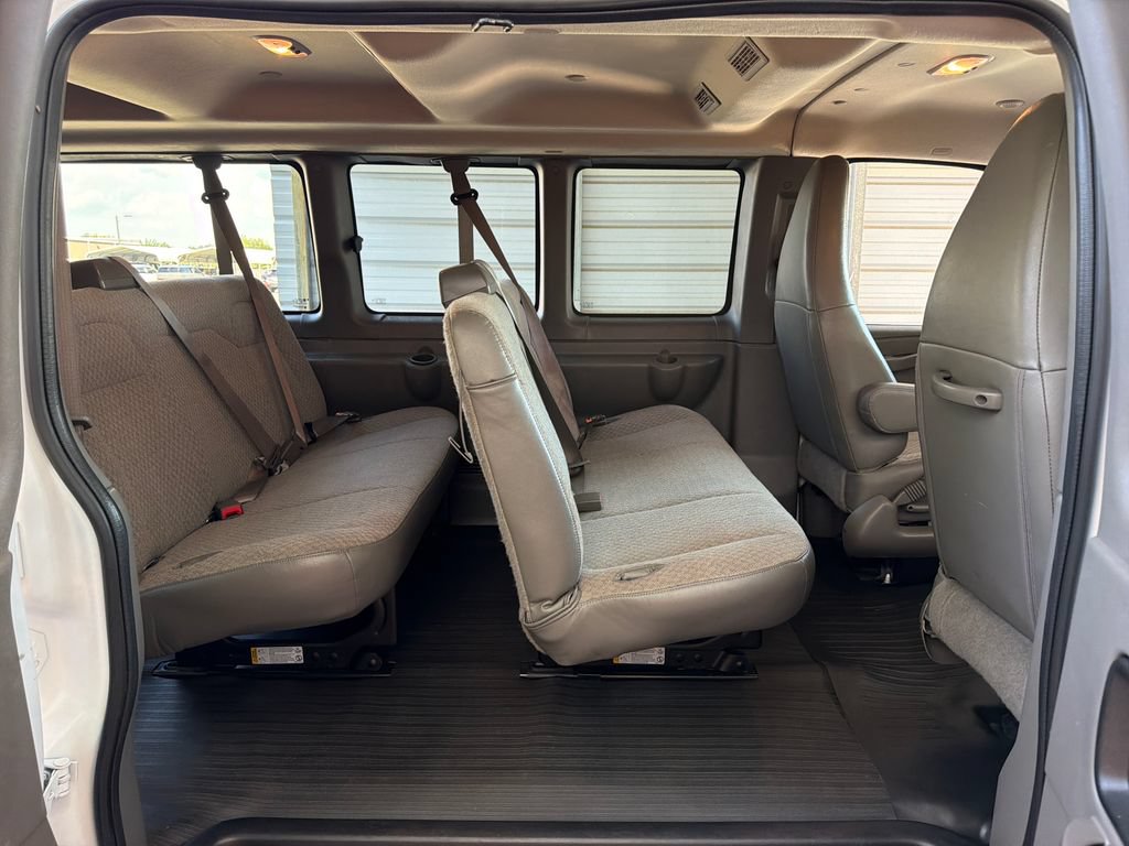 Used 2025 Chevrolet Express 3500 LS RWD image 29