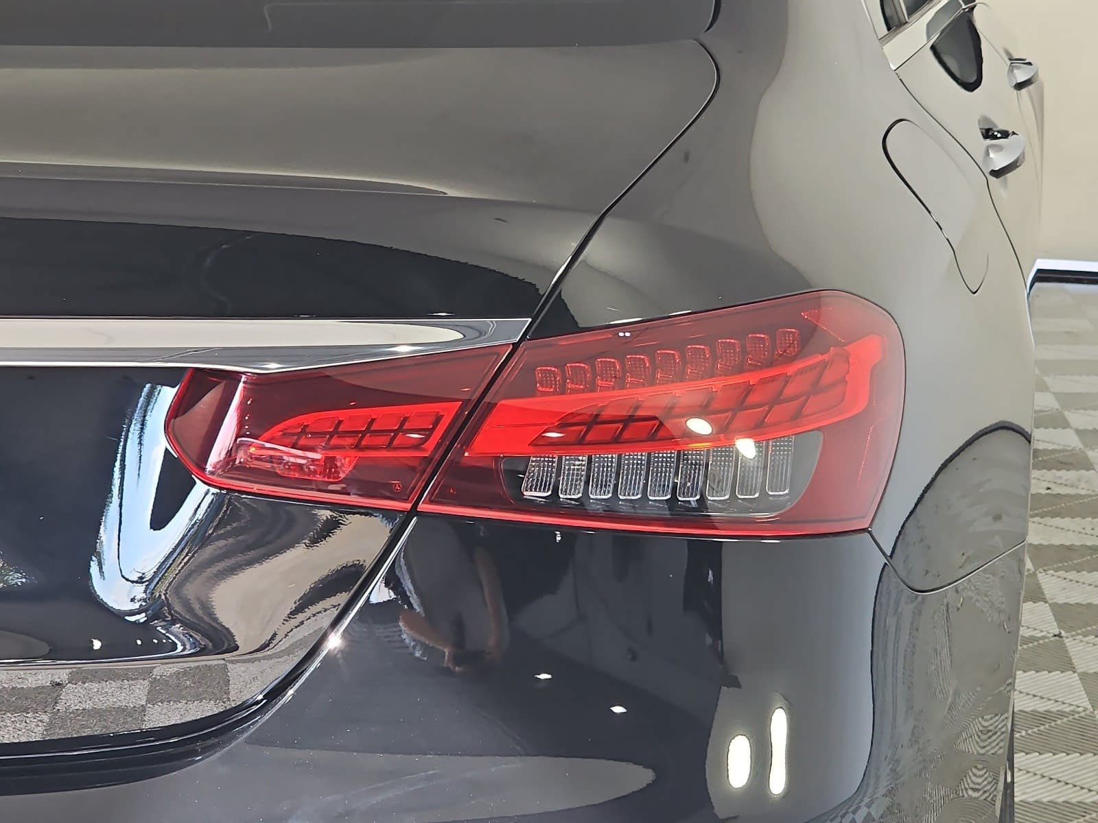 Used 2023 Mercedes-Benz E 350 Sedan image 32