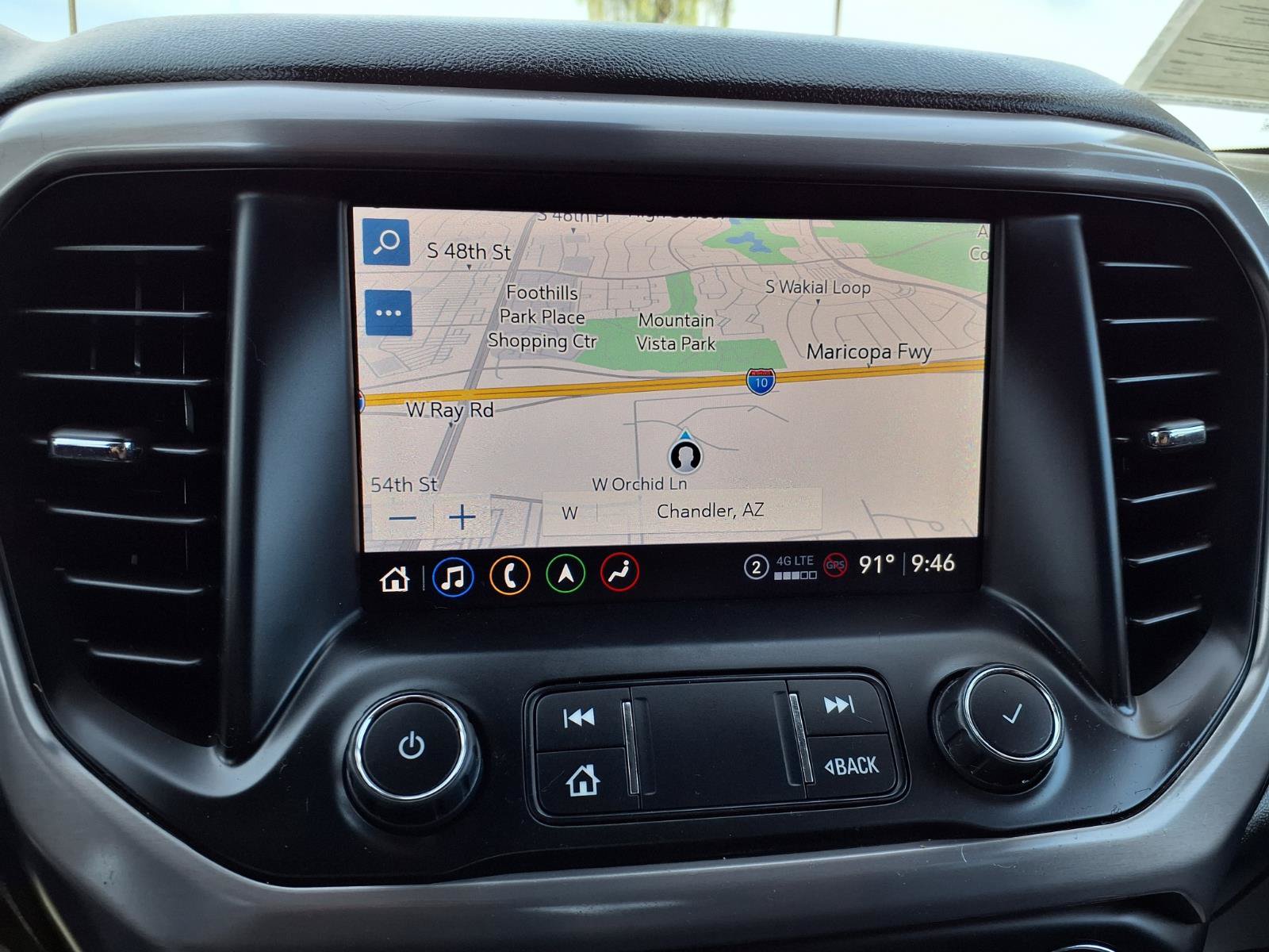 Used 2022 GMC Acadia AT4 w/ Technology Package AWD/4WD image 23