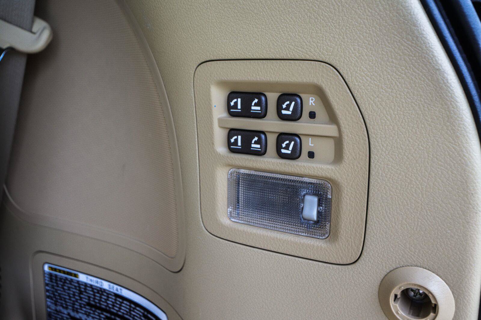 Used 2011 Lexus LX 570 4WD w/ Luxury Pkg image 24
