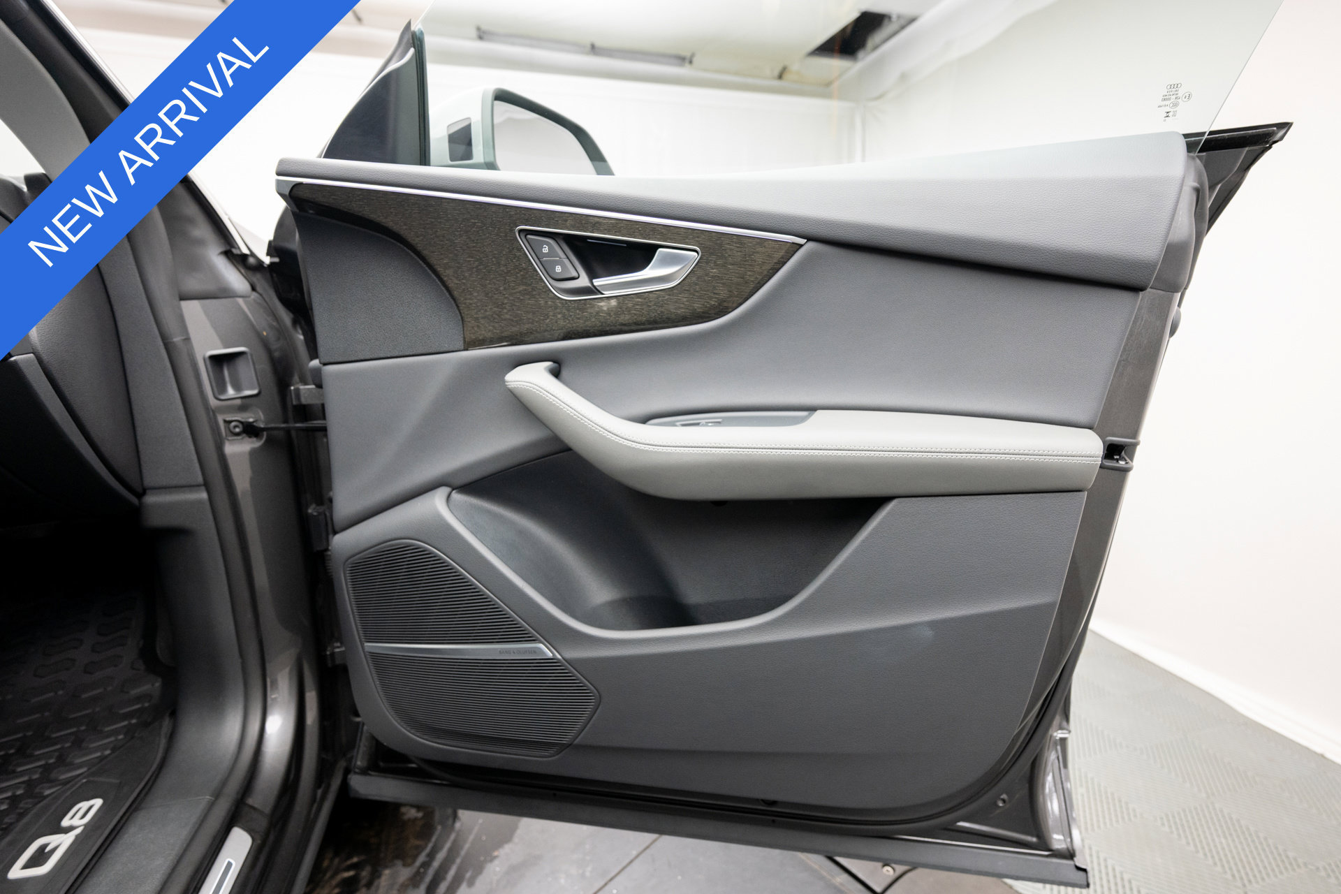 Used 2023 Audi Q8 Premium Plus w/ Premium Plus Package AWD/4WD image 31