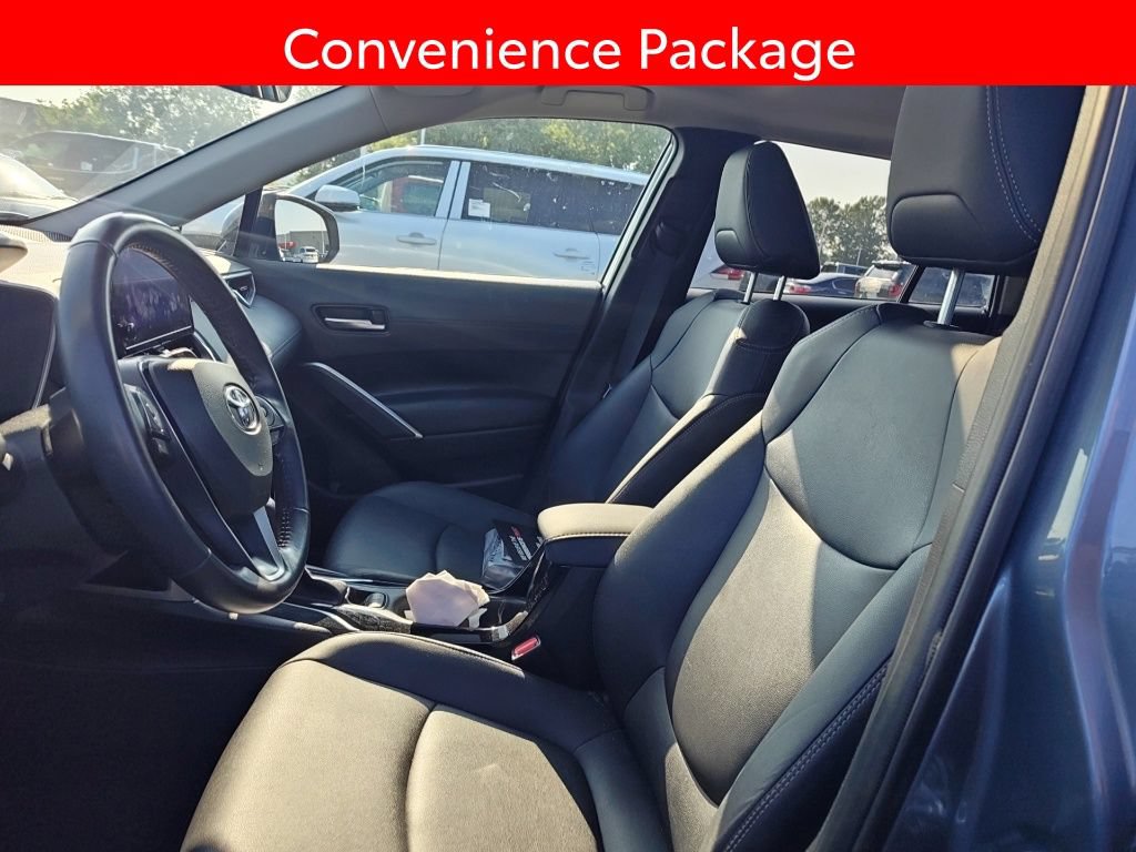 Used 2023 Toyota Corolla Cross XLE w/ Convenience Package FWD image 6