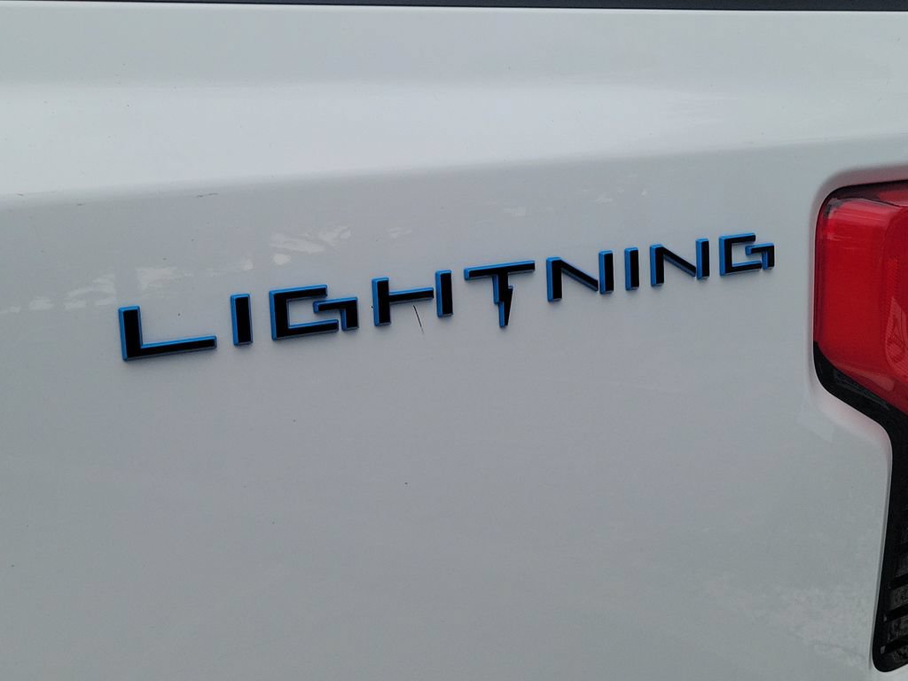 Used 2023 Ford F150 Lightning XLT AWD/4WD image 8