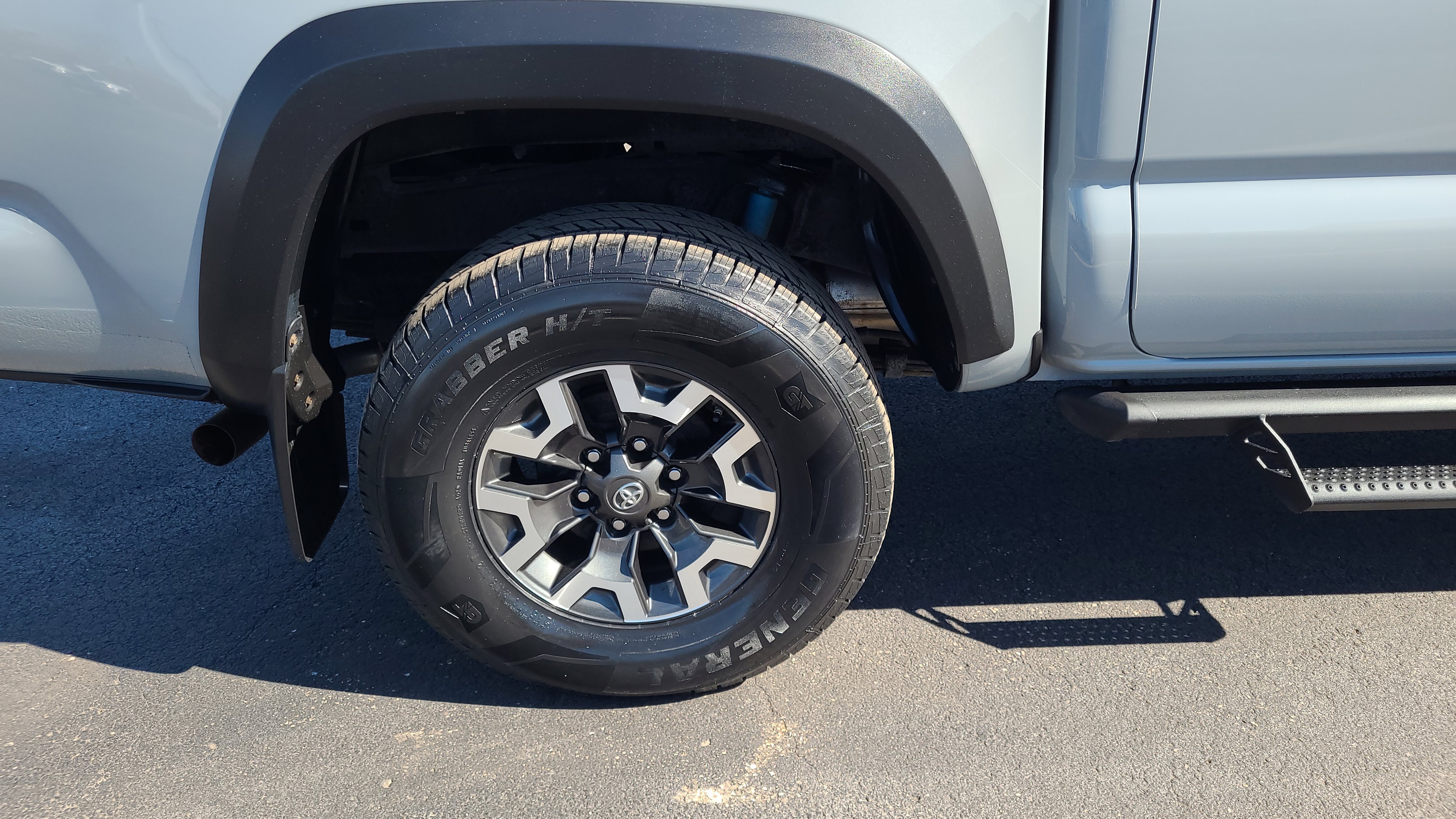 Used 2019 Toyota Tacoma TRD Off-Road image 10