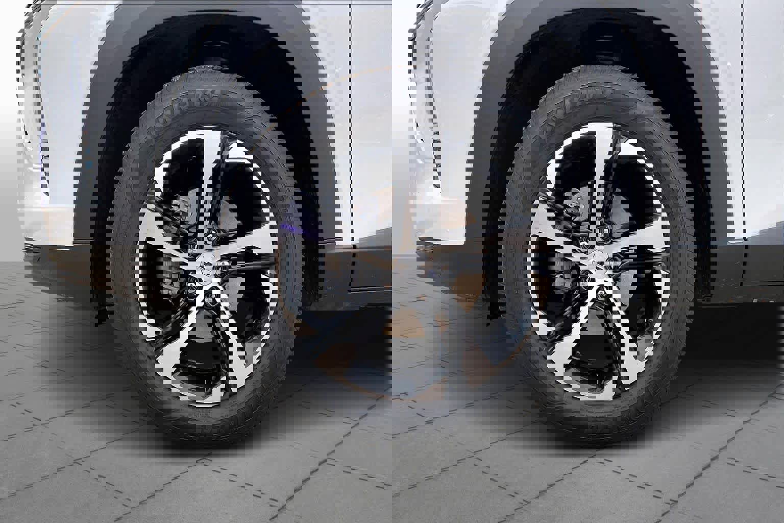 Certified 2025 Chevrolet Trax RS w/ Driver Confidence Package image 13