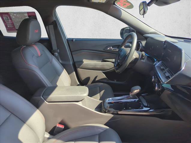 Used 2025 Chevrolet Trax RS image 26