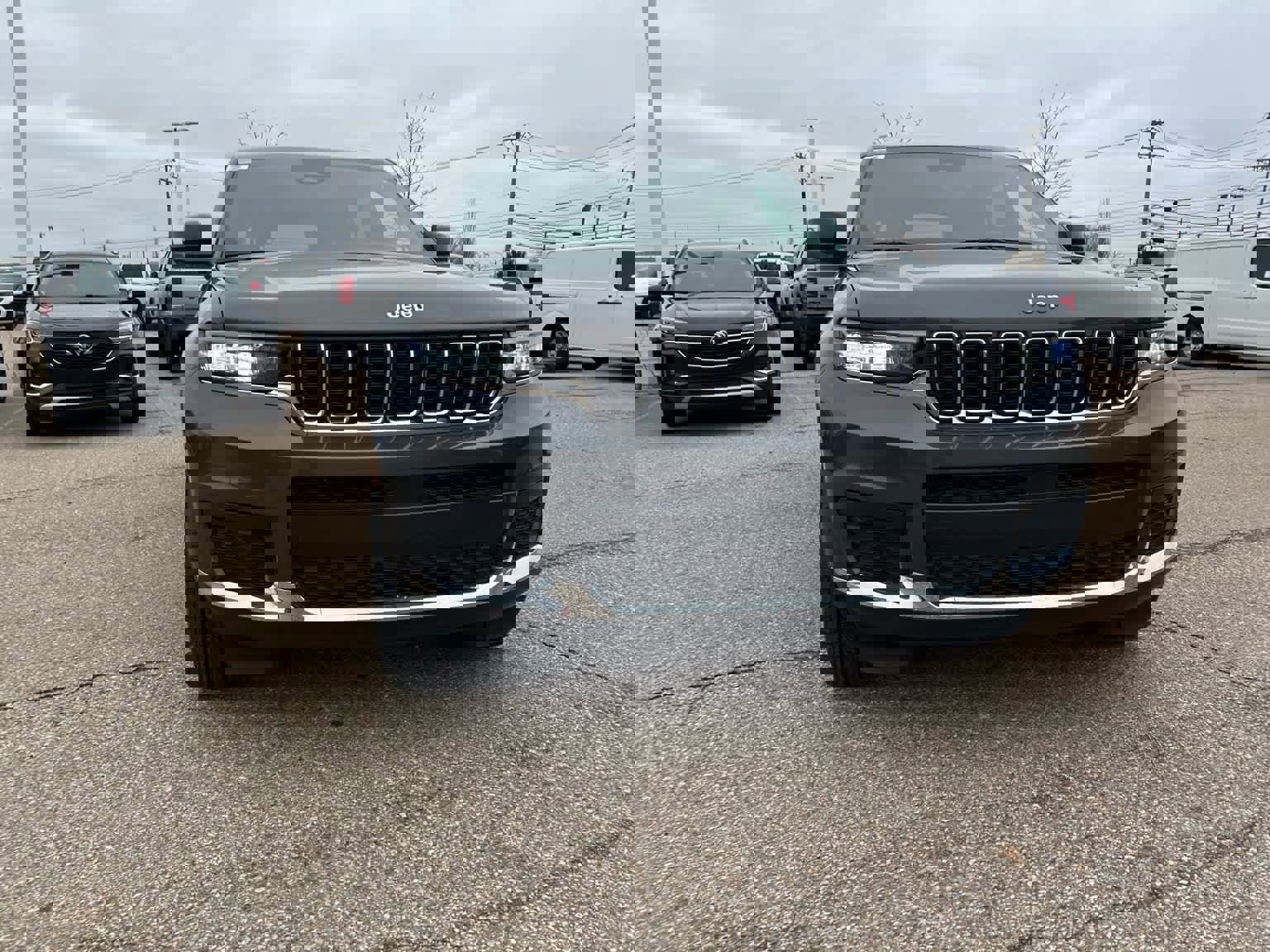 Certified 2024 Jeep Grand Cherokee L Laredo image 9