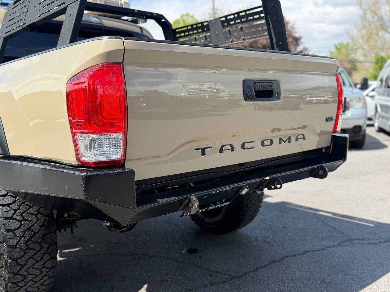 Used 2020 Toyota Tacoma TRD Off-Road w/ Technology Package AWD/4WD image 43
