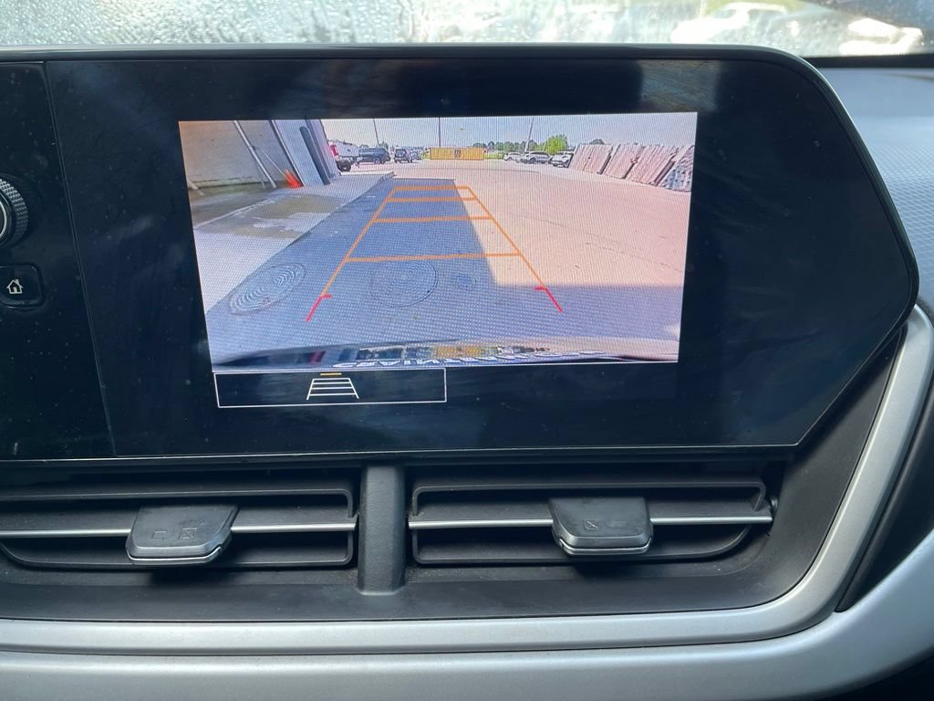 Used 2024 Chevrolet Trax LS FWD image 17