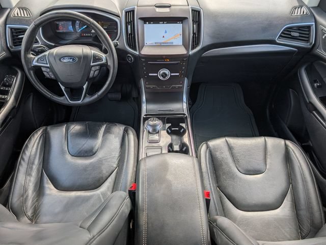 Used 2019 Ford Edge Titanium FWD image 25