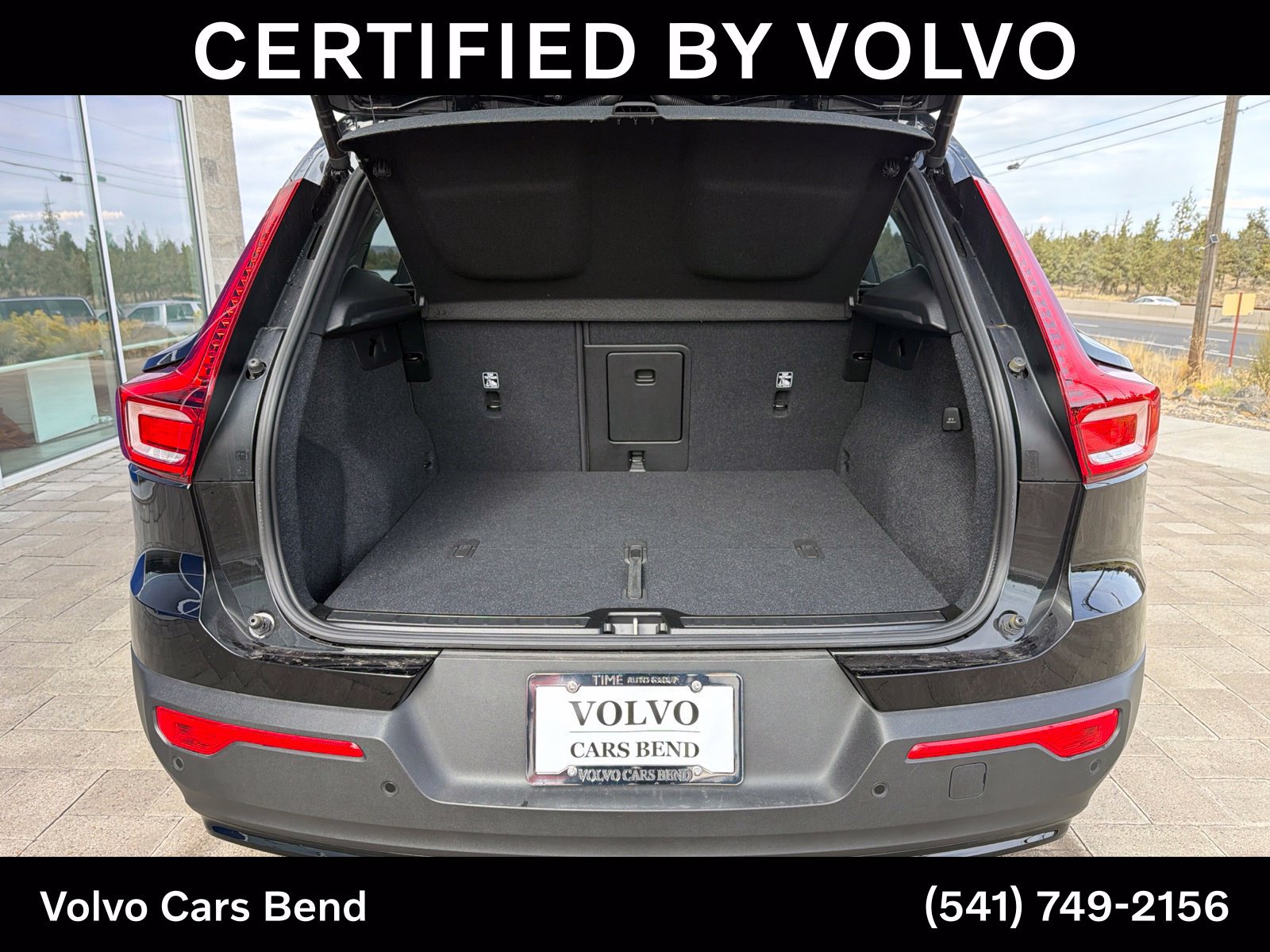 Used 2025 Volvo XC40 B5 Ultra AWD/4WD image 9