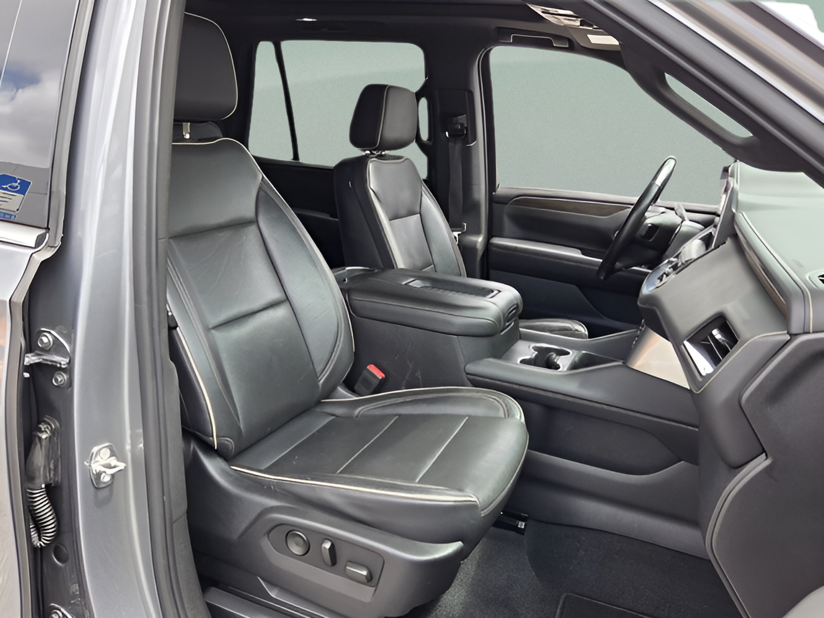 Certified 2021 Chevrolet Tahoe Premier w/ Premium Package RWD image 15