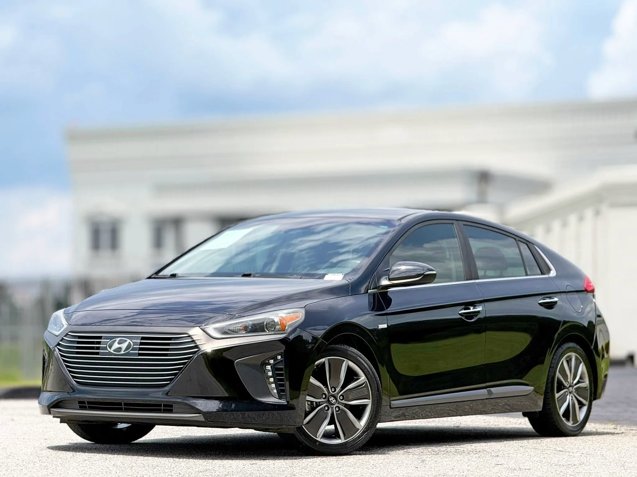 Used 2019 Hyundai Ioniq Limited w/ Ultimate Package 02