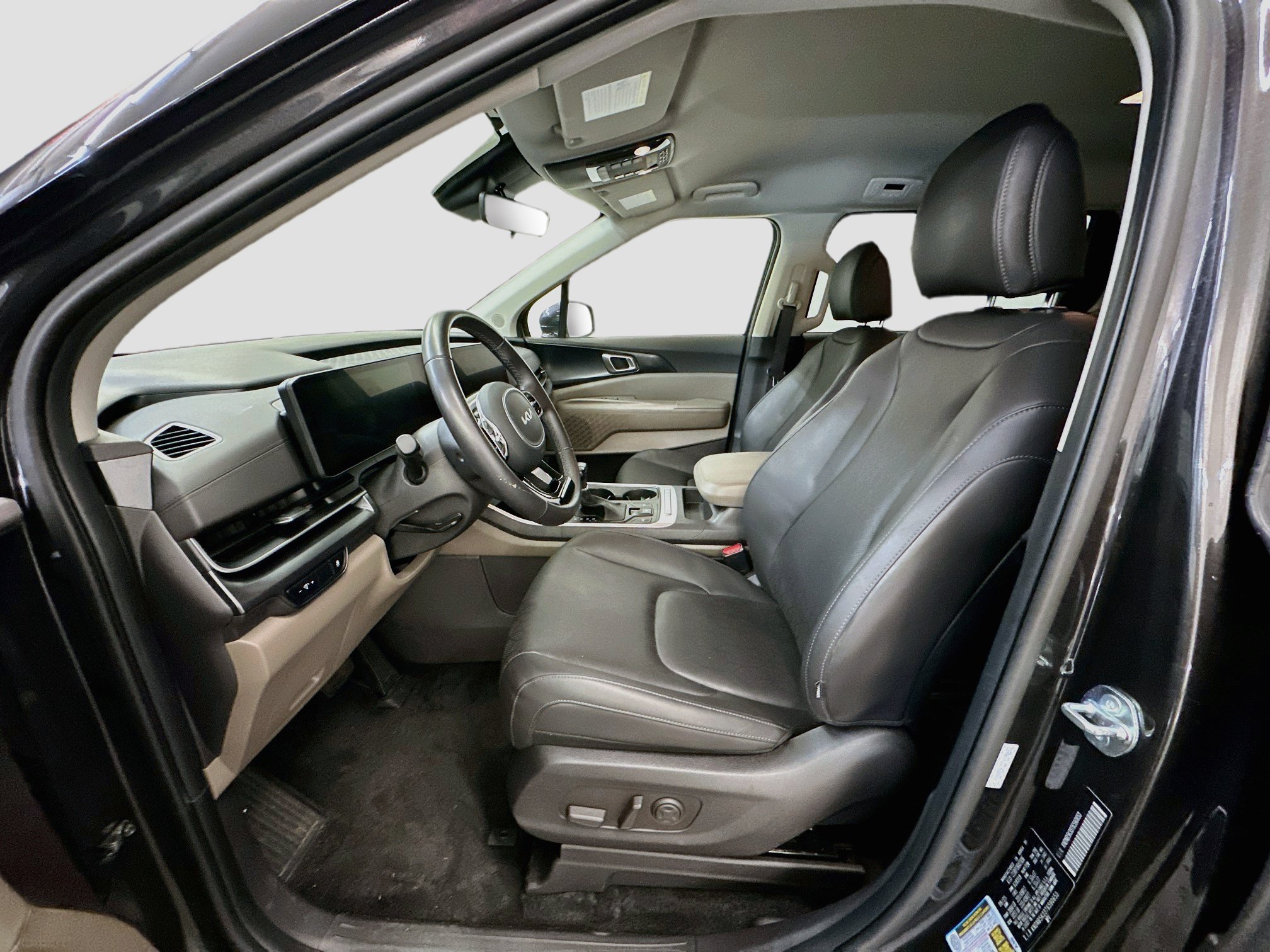 Used 2026 Kia Carnival FWD image 13