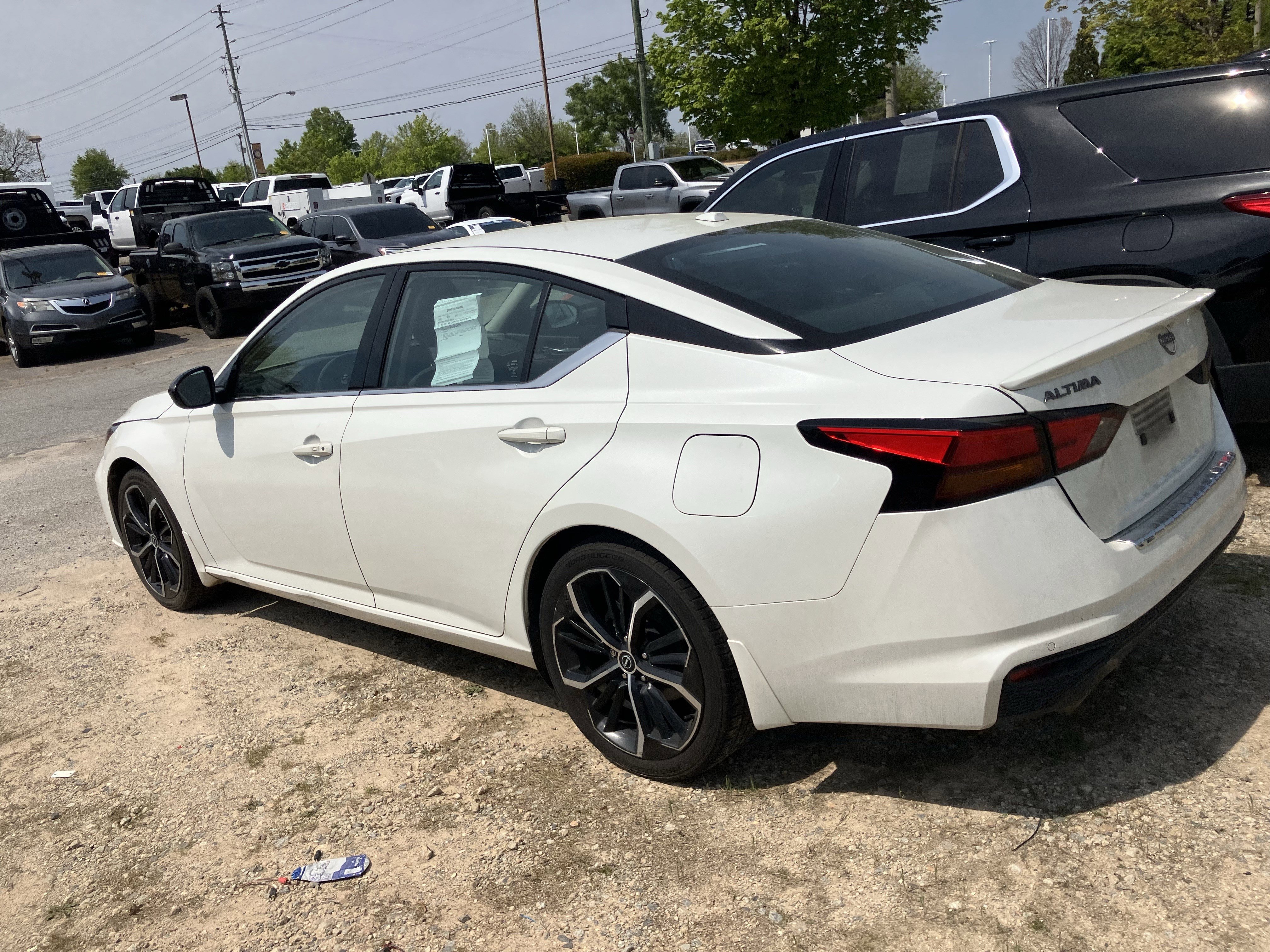 Used 2023 Nissan Altima 2.5 SR FWD image 39