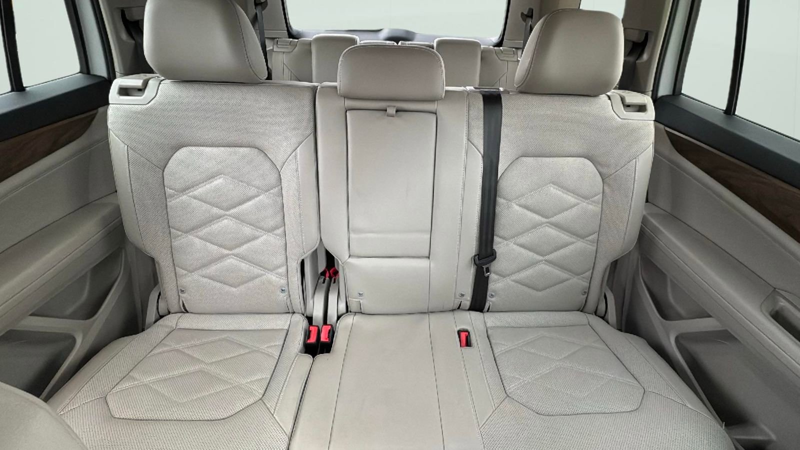 Used 2024 Volkswagen Atlas SE image 23