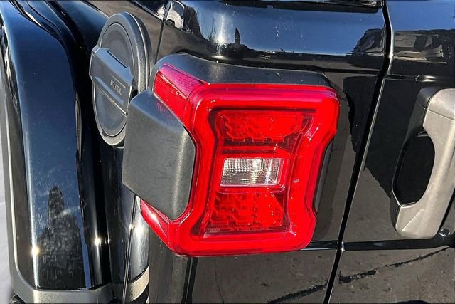 Used 2023 Jeep Wrangler Rubicon w/ Dual Top Group image 20