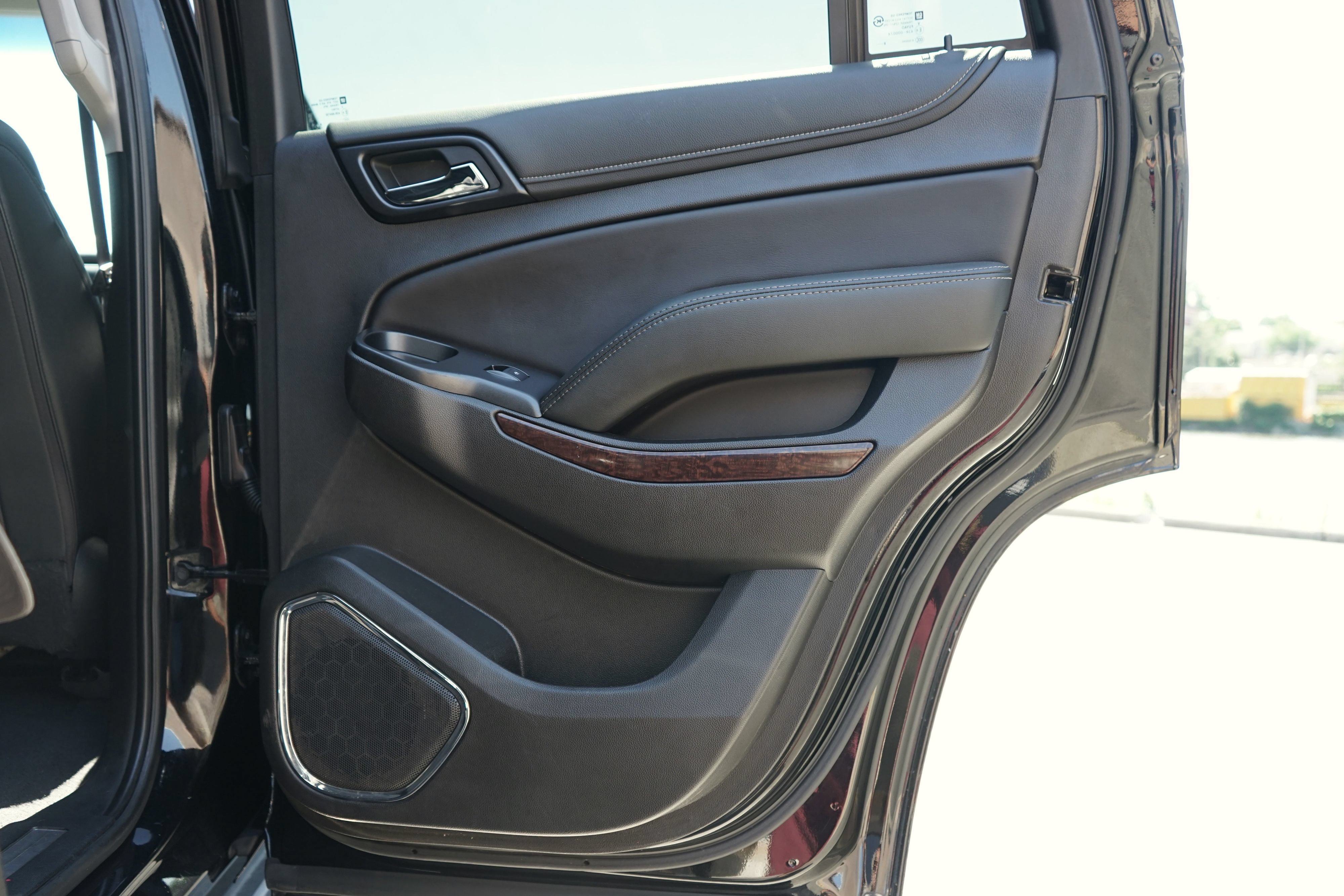 Used 2019 GMC Yukon SLT w/ Open Road Package AWD/4WD image 40