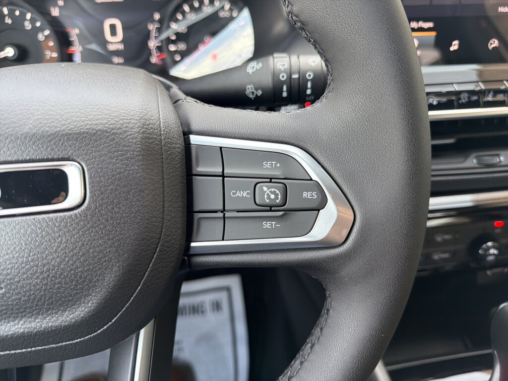 New 2026 Jeep Compass Latitude AWD/4WD image 17
